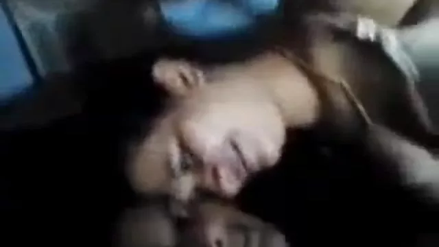 A srácok két fegyver Spiers terhes lány