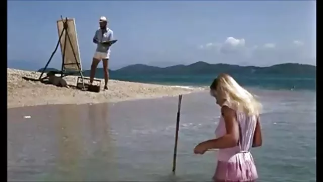 Gátlástalan nudisták fekvő strand, napozás