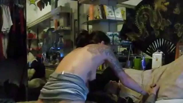 A lány először fasz a seggét, ez nagyon fájt