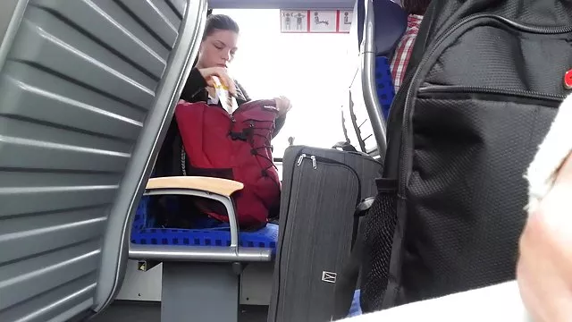 Táncos szőrös punci rábaszik egy táncra