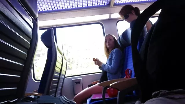 Német nő latex kapott egy adag sperma az arcon