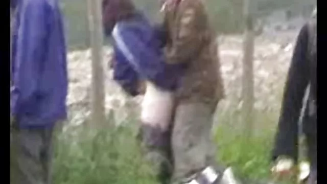 A srác Kefél a bébi finom seggét, nagy Mellek