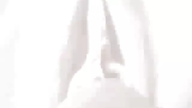 10 éves fiú, aki pucér nő