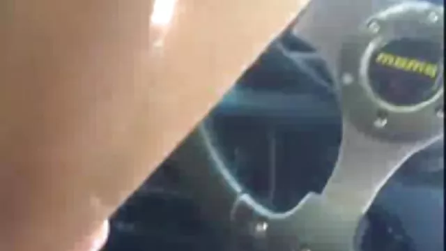 A fickó dob, a húga egy luxus Szopás cum a száját