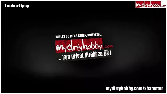 Szép engedelmes rabszolga lány nyalja méter