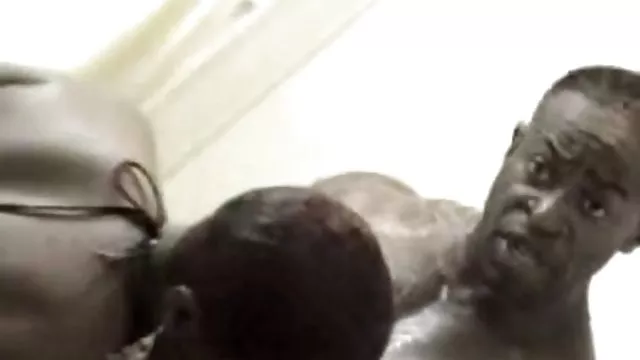 Otthon videót: a fickó először tedd a barátnője a seggét