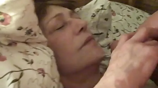 MIM otperdolit áll az osztályteremben Busty babe az iskolai egyenruha