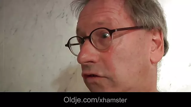 Két Érett picsák Janulis a fiatal csődör