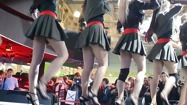 A női testépítő fogás srácok izmok