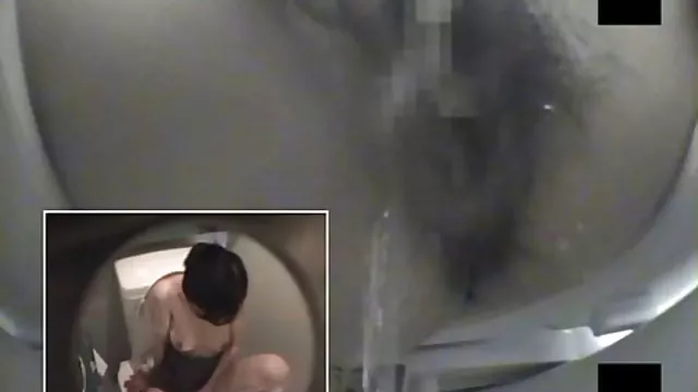 Egy srác meghívott haza egy gyönyörű osztálytársam keményen megbaszott