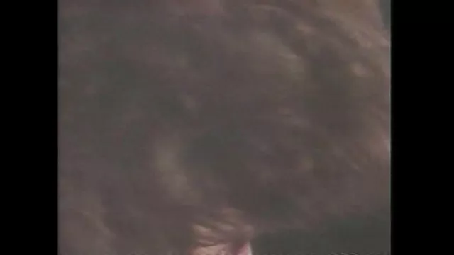 Egzotikus fotózás fél-meztelen babák