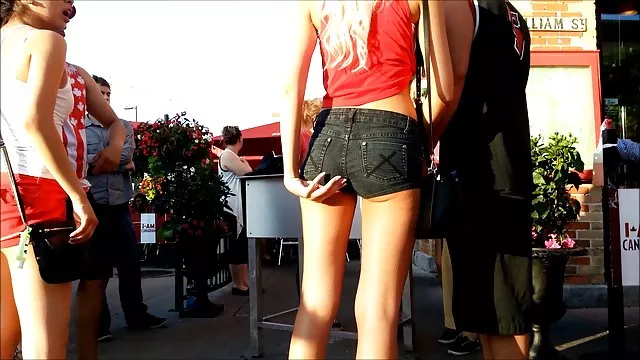 Kötött csaj szar cumshot a száját
