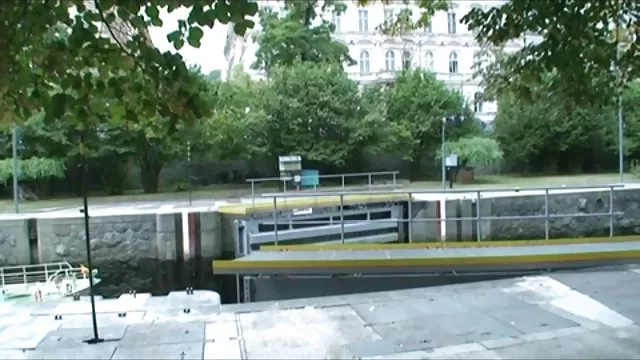 A fickó a hálószobában Faszok, orosz, szőke, 18 éves,