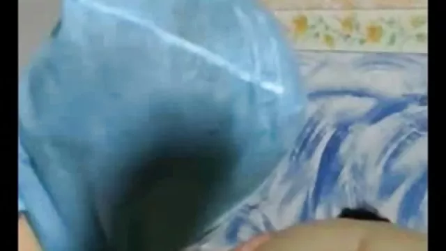 Bébi harisnya vizsgálja a hüvely keresztül ginekologicheskoe tükör