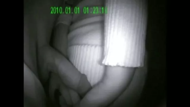 Játékos leszbikus akad egy vibrátor őt csábító barátnője