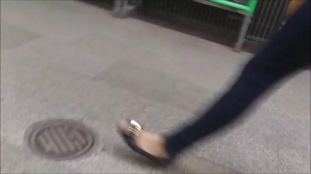 A baba aktívan fasz, meg cum a mellkasán