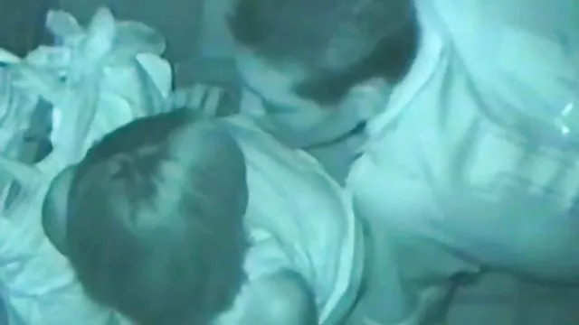 A focisták baszni az összes lyukak fiatal pomponlány