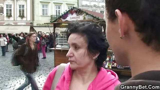 A lány a kis Mellek nagy fekete fasz geci