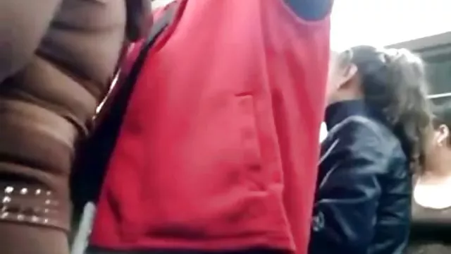 Milf Baszik egy fekete ember a seggét