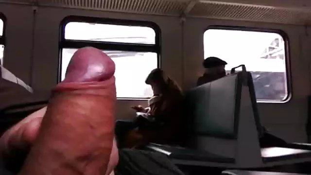 Busty nővér múlik a pénisz kritikus állapotú beteg