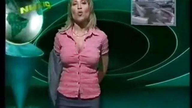 Szexuális kalandok sötét hajú milfy nagy mellekkel