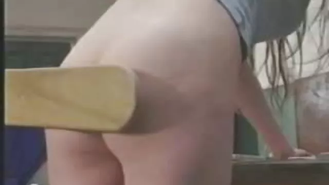 Szemtelen kurva egy barna kamera