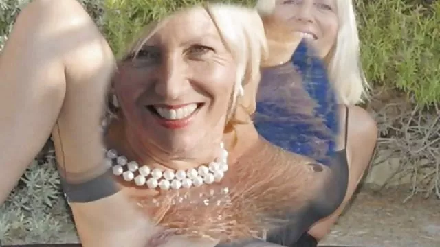 A női adott egy szopást egy srác adta a seggét
