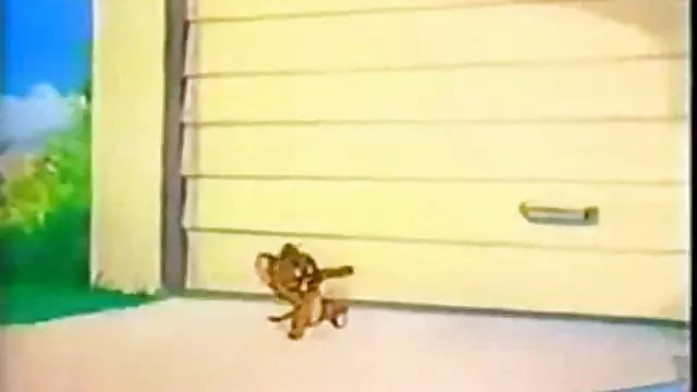 Gyönyörű Ázsiai lány ügyesen, ügyesen szívó pénisz