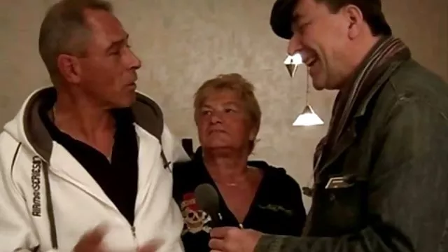 A fiatal lány a seggét múló casting