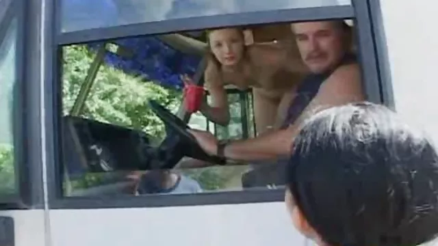Meztelen lányok maszturbálni sapkák a tó
