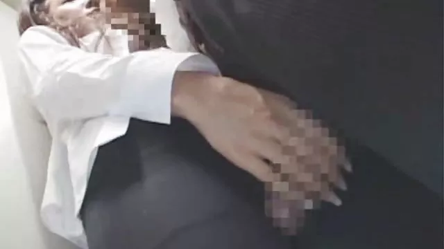 Lass nagy szarban van egy uborka nem igaz a standokon az utcán