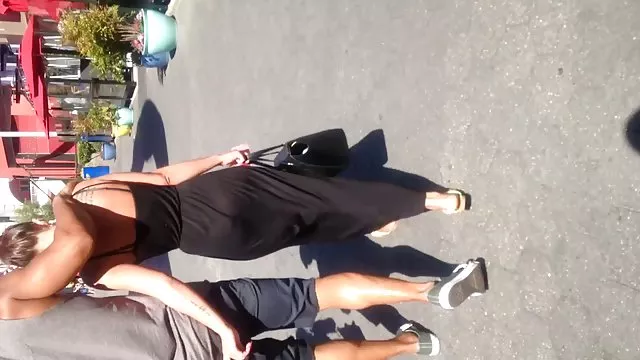 Egy magányos perverz volt rendelte őket szexbaba
