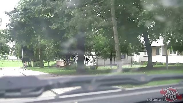 Barna részt vesz a szakmai erotikus fotosessii