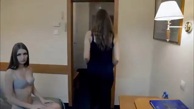 Érett, fiatal Csajok pornó vágás