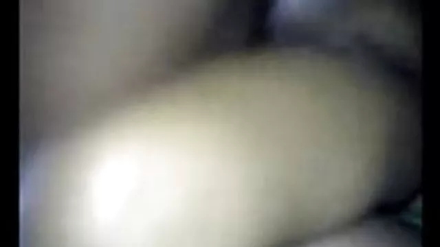 Egy vörös hajú barátnője Baszik egy Dildo, miközben ő nyalogatja a puncija